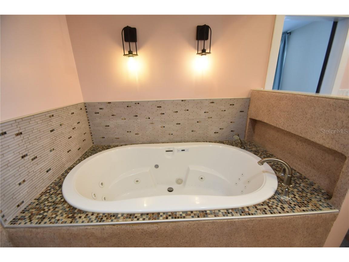 2918 10th Street N Saint Petersburg FL 33704 TB8439997 image23