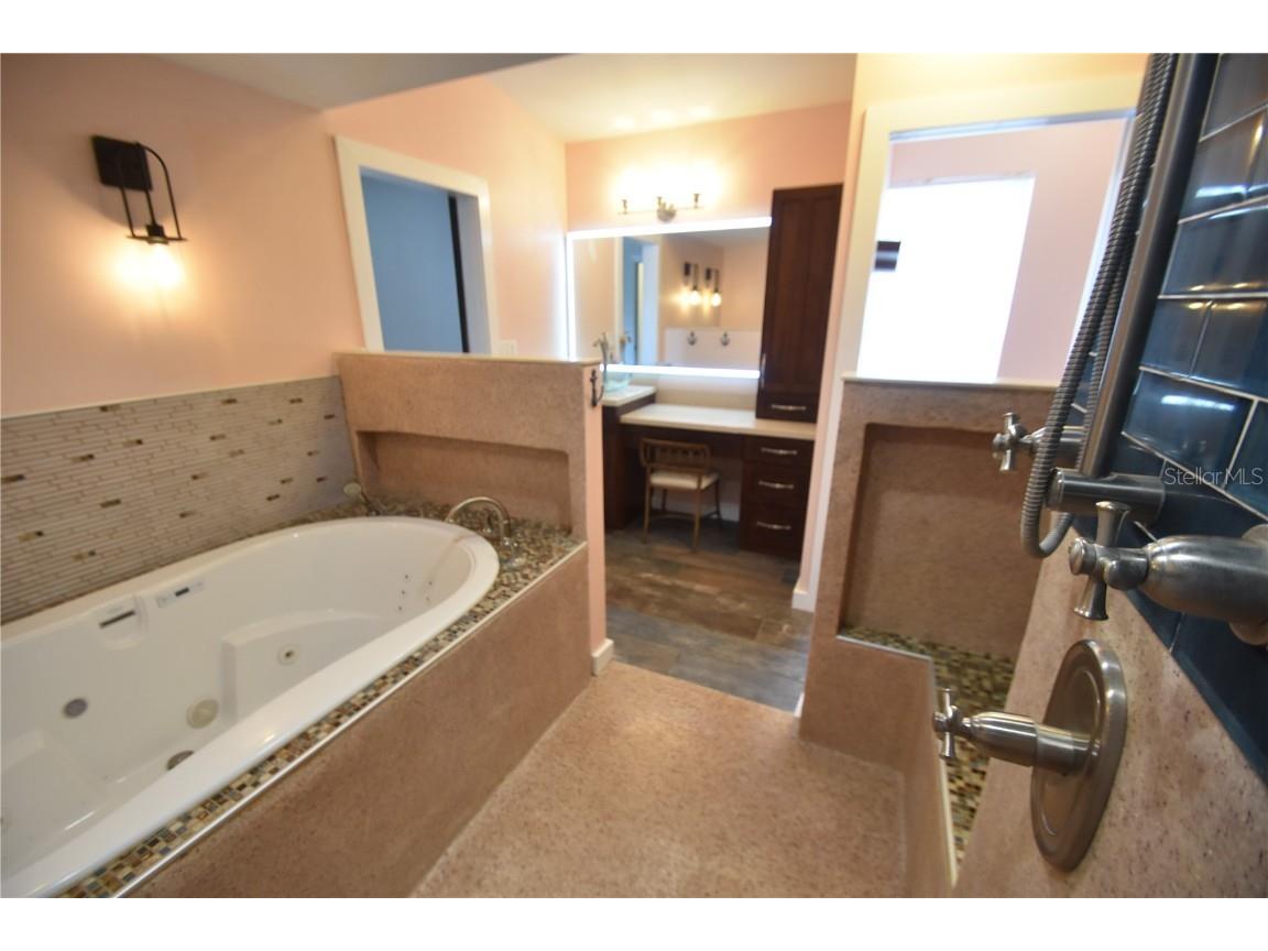 2918 10th Street N Saint Petersburg FL 33704 TB8439997 image24