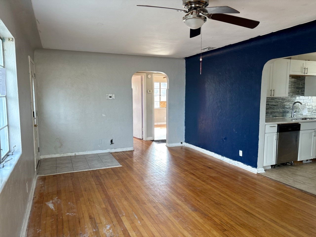 2918 49th Street N Saint Petersburg FL 33710 TB8464149 image2