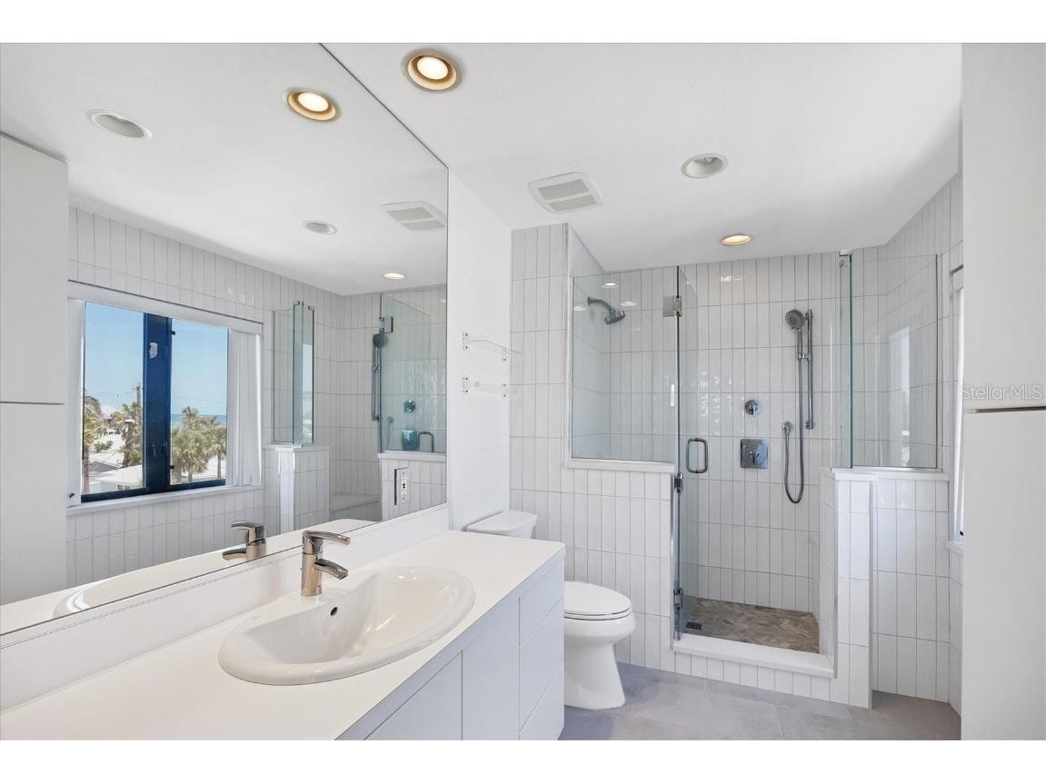 2918 Avenue E Holmes Beach FL 34217 A4650561 image30