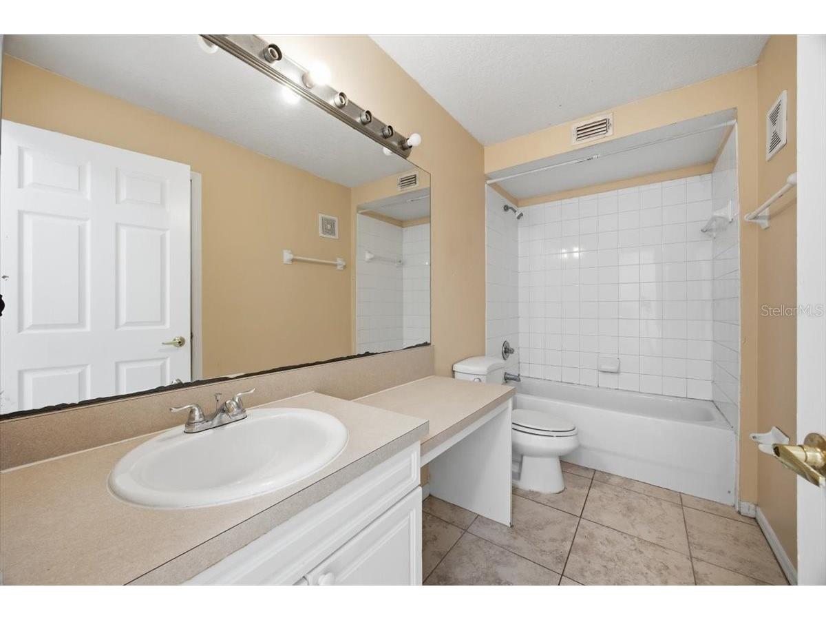 2918 Fan Palm Drive #FRONT UNIT Davenport FL 33897 O6381385 image12
