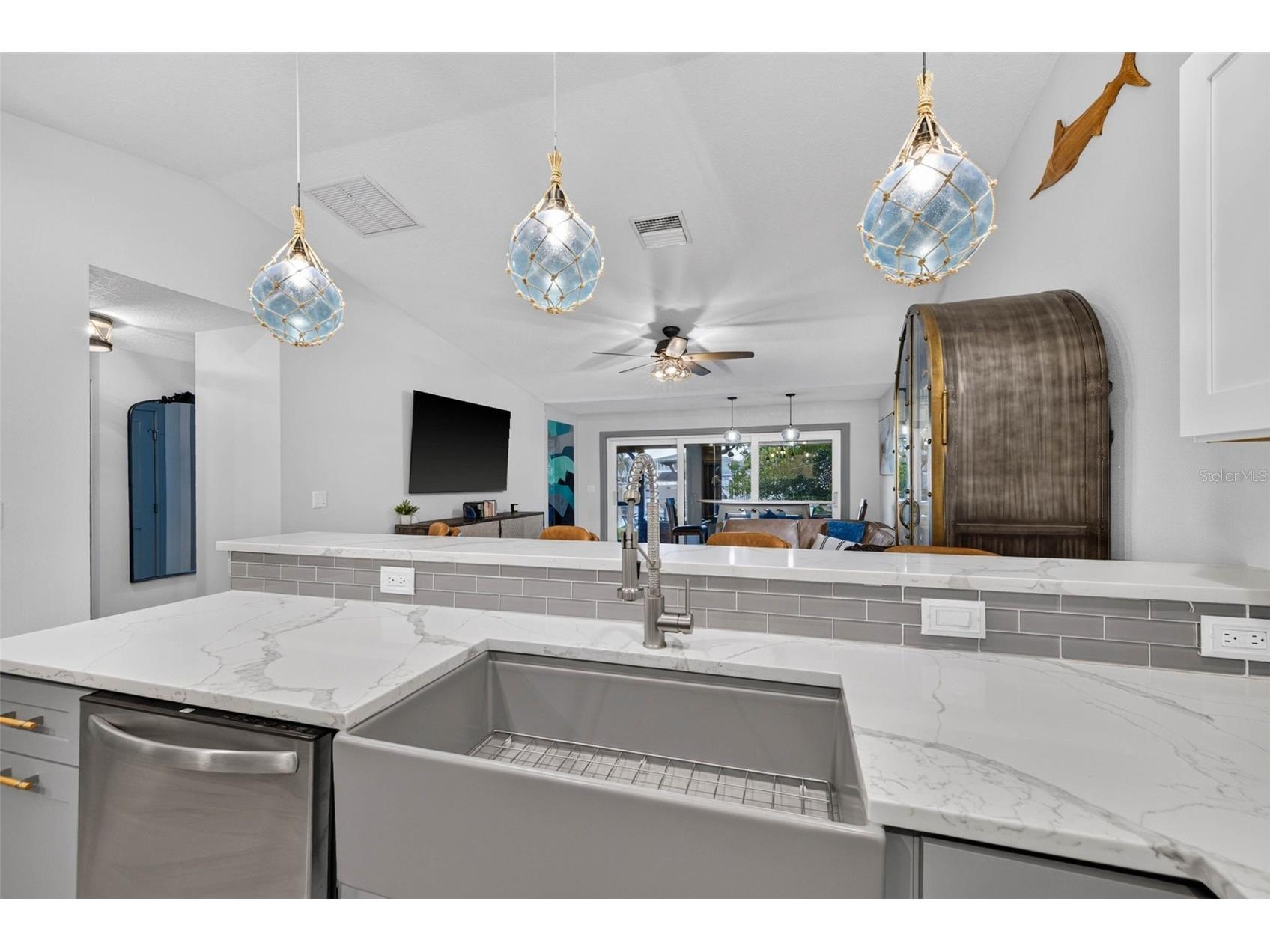 292 Sunlit Cove Drive NE Saint Petersburg FL 33702 TB8525678 image11