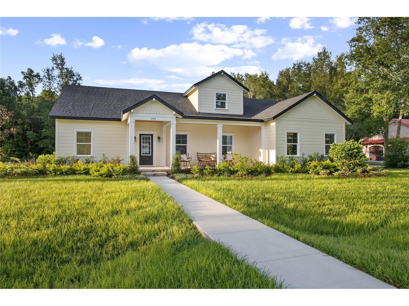 292 W Delaware Avenue Lake Helen FL 32744 V4944501 image1