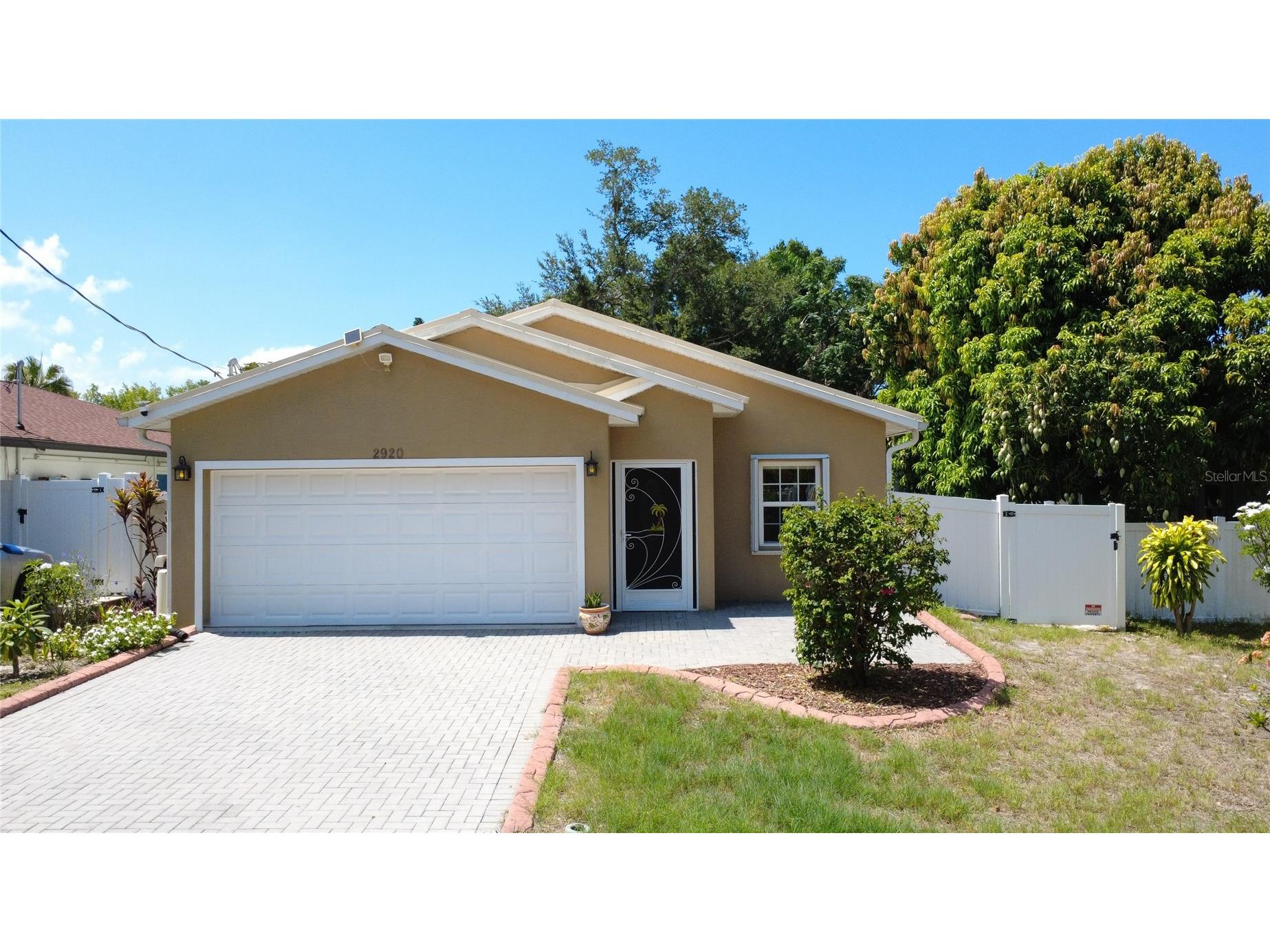 2920 Edgewood Lane Sarasota FL 34231 A4699454 image1