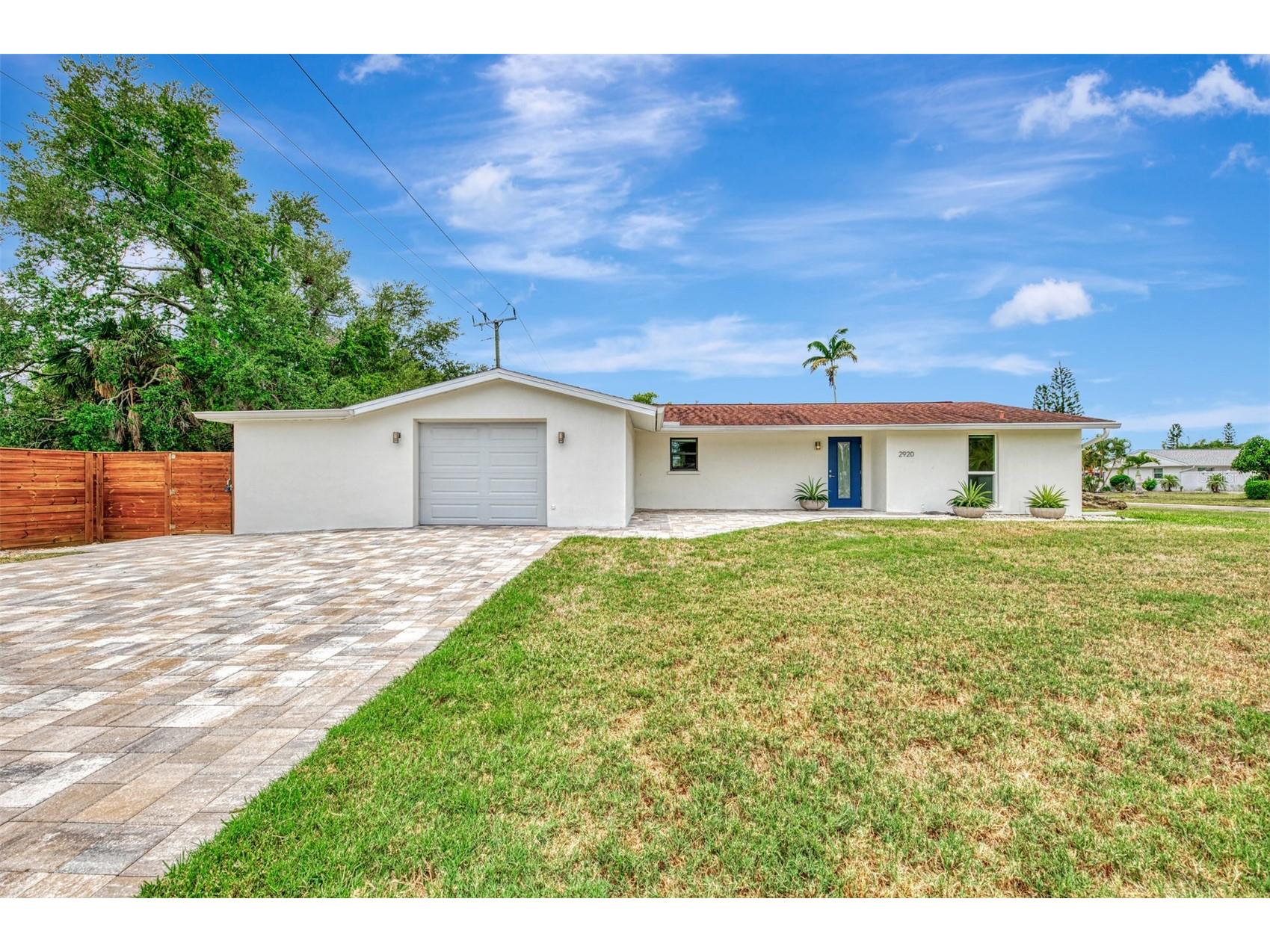 2920 Gulf Gate Drive Sarasota FL 34231 A4696797 image1