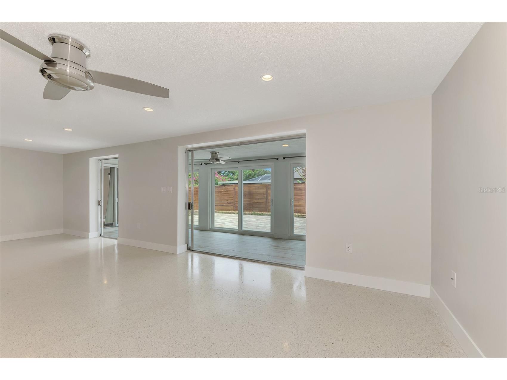 2920 Gulf Gate Drive Sarasota FL 34231 A4696797 image10