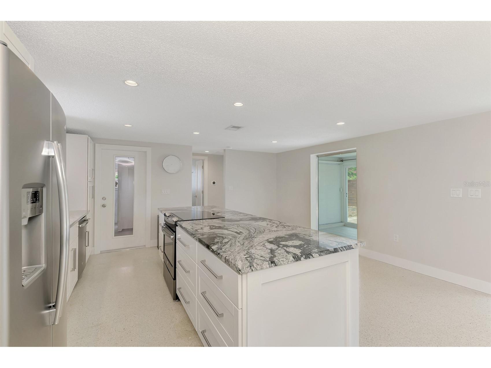 2920 Gulf Gate Drive Sarasota FL 34231 A4696797 image14