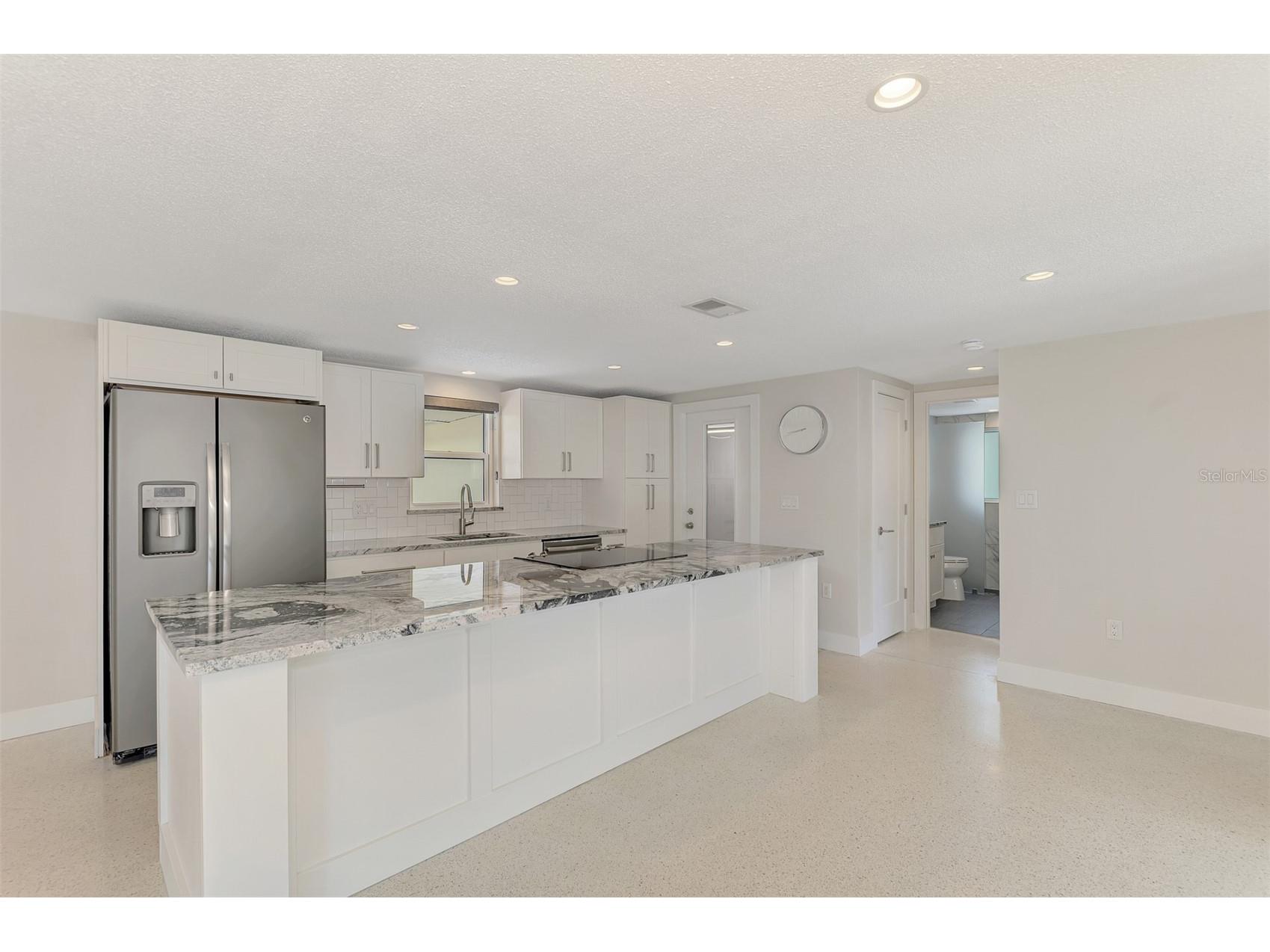 2920 Gulf Gate Drive Sarasota FL 34231 A4696797 image15