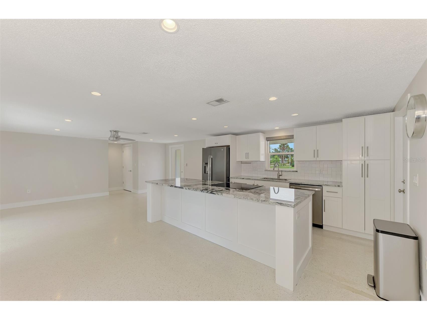 2920 Gulf Gate Drive Sarasota FL 34231 A4696797 image17