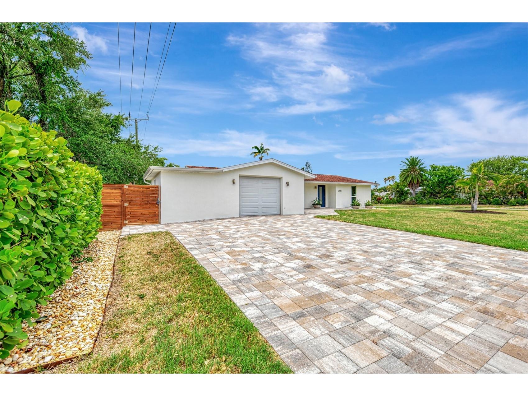 2920 Gulf Gate Drive Sarasota FL 34231 A4696797 image2