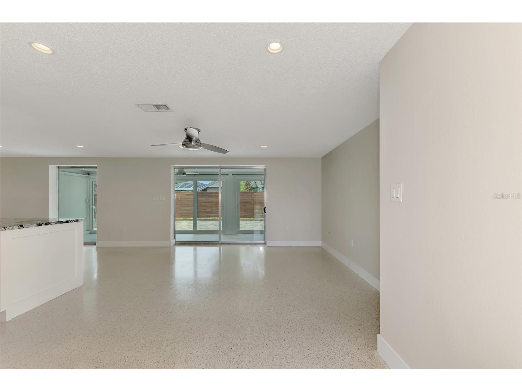 2920 Gulf Gate Drive Sarasota FL 34231 A4696797 image8