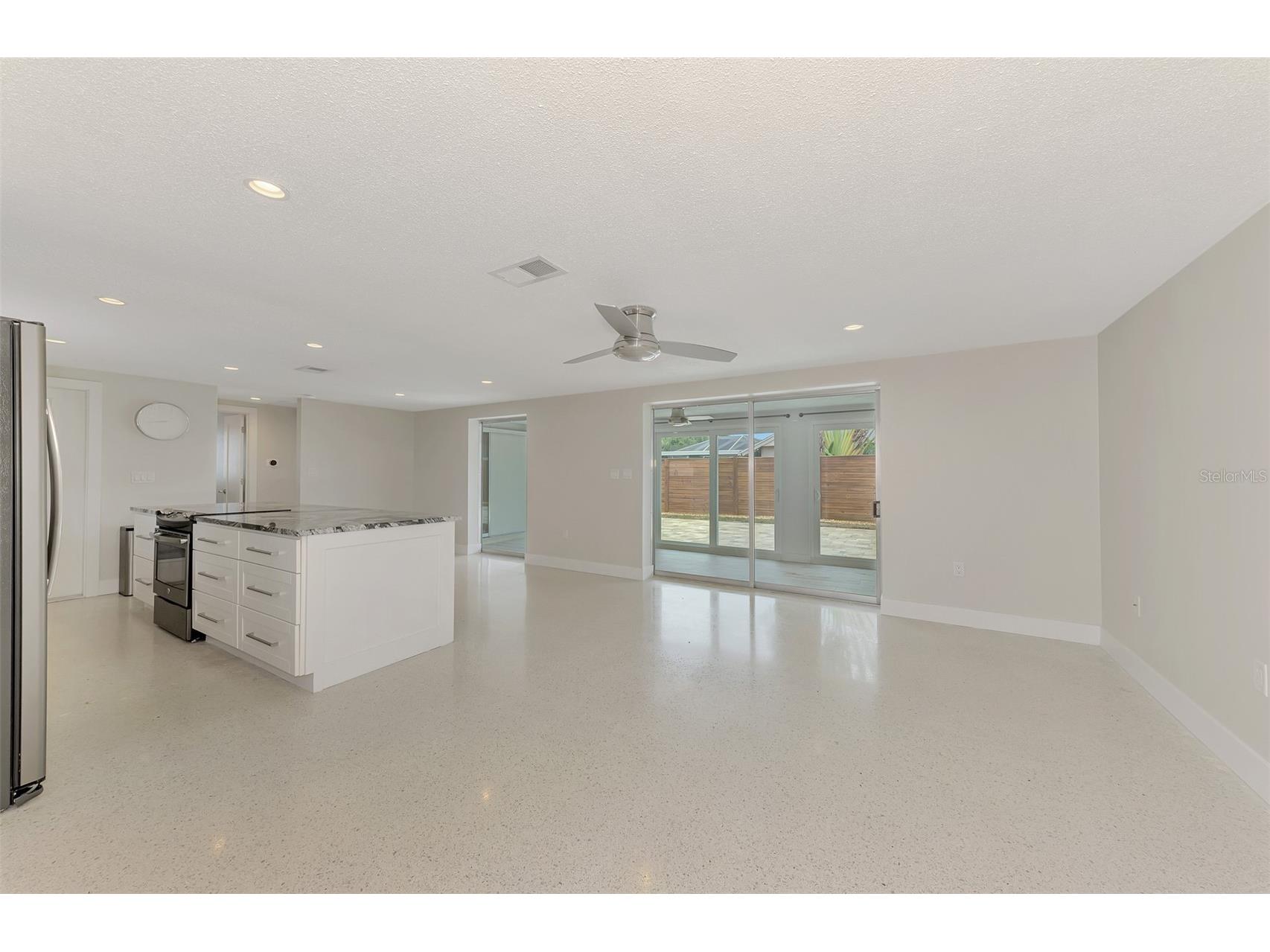 2920 Gulf Gate Drive Sarasota FL 34231 A4696797 image9
