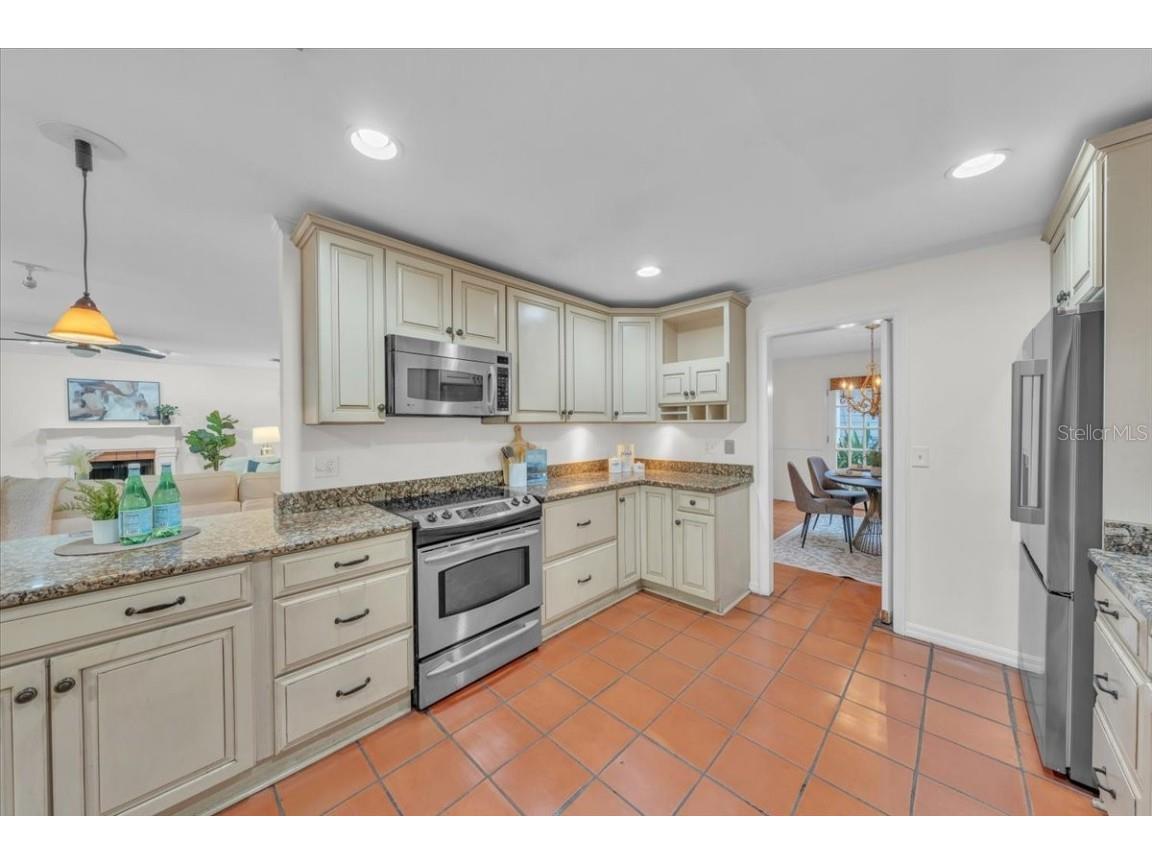 2920 W Knights Avenue Tampa FL 33611 TB8435436 image2