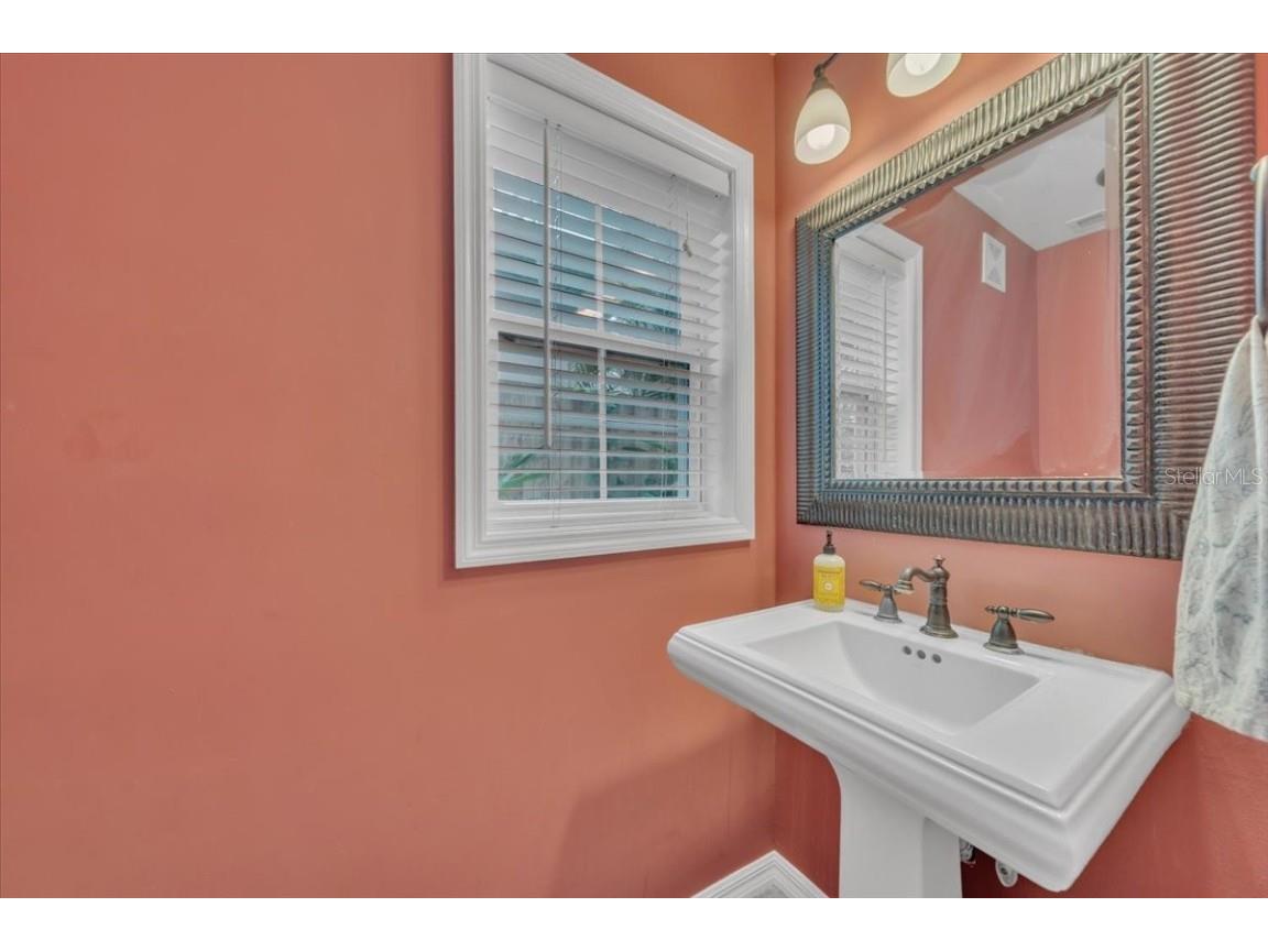 2920 W Knights Avenue Tampa FL 33611 TB8435436 image20