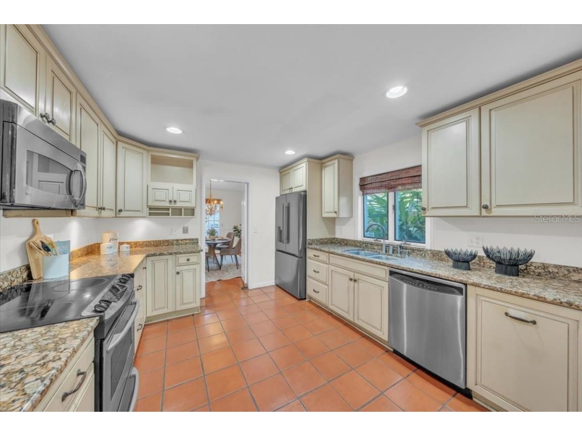 2920 W Knights Avenue Tampa FL 33611 TB8435436 image8