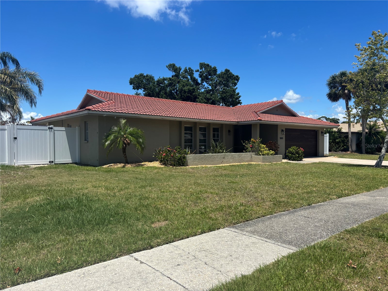2921 Captiva Drive Sarasota FL 34231 A4641886 image1
