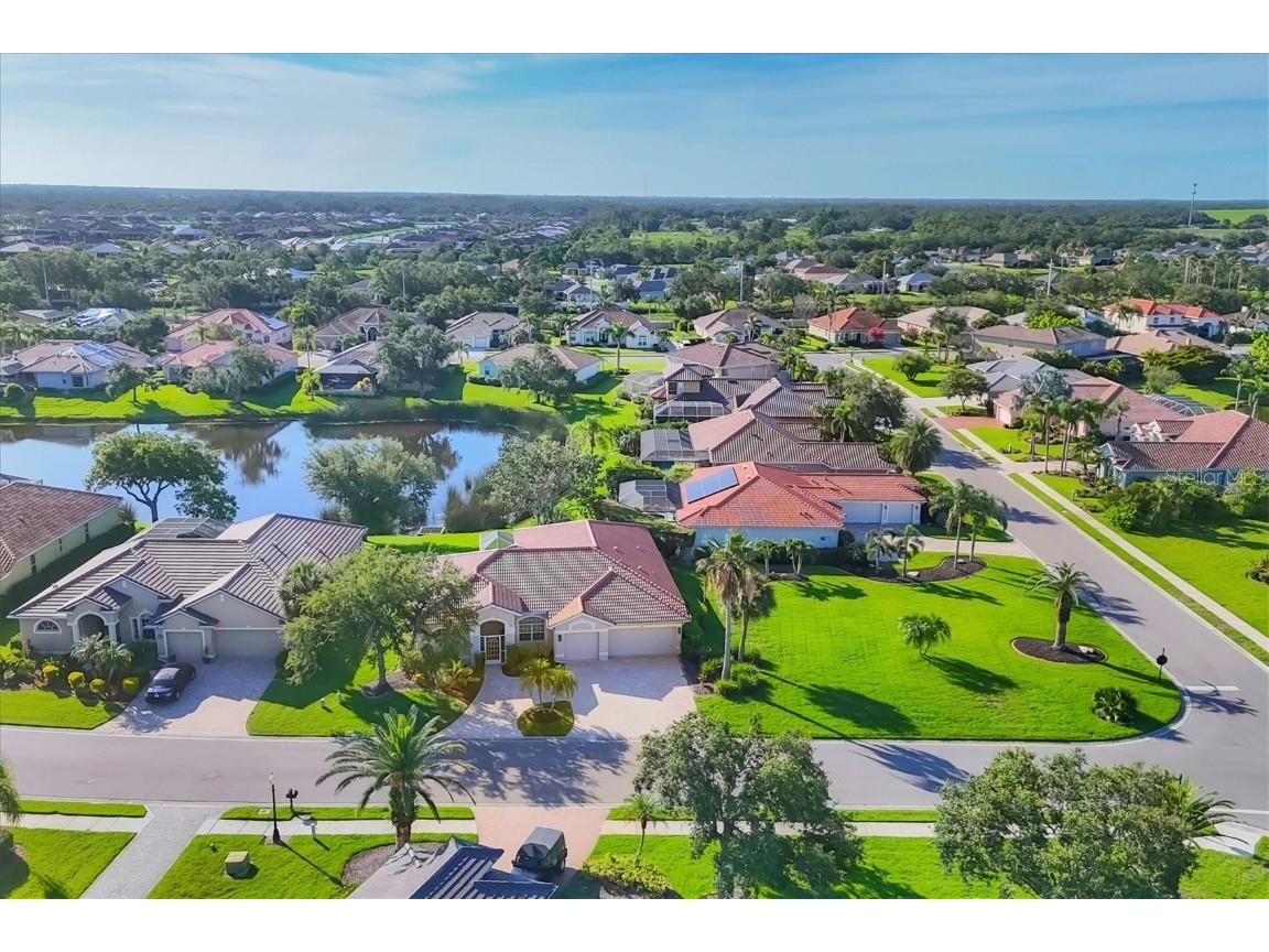 2921 Seasons Boulevard Sarasota FL 34240 A4626853 image3