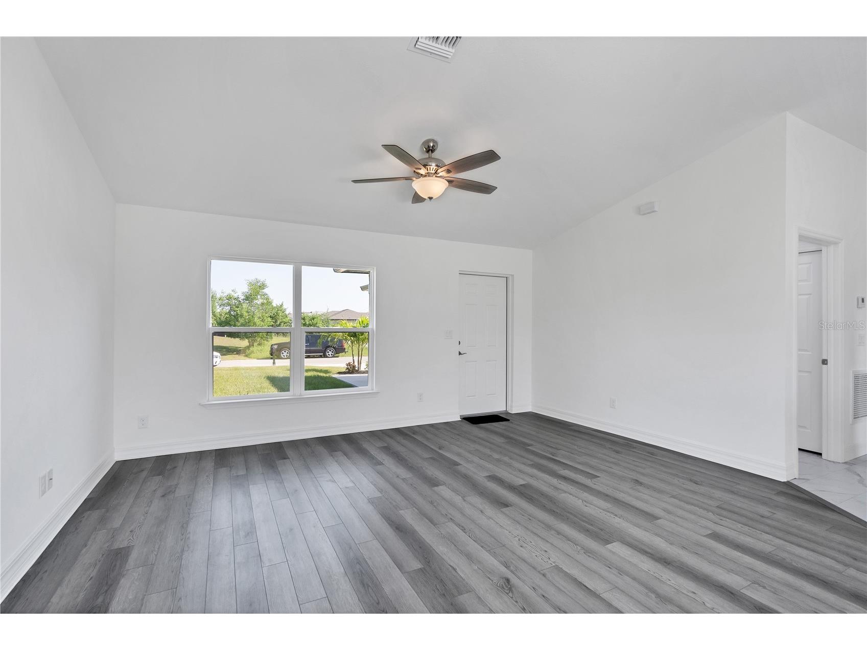 2922 NE 1st Avenue Cape Coral FL 33909 C7523343 image5