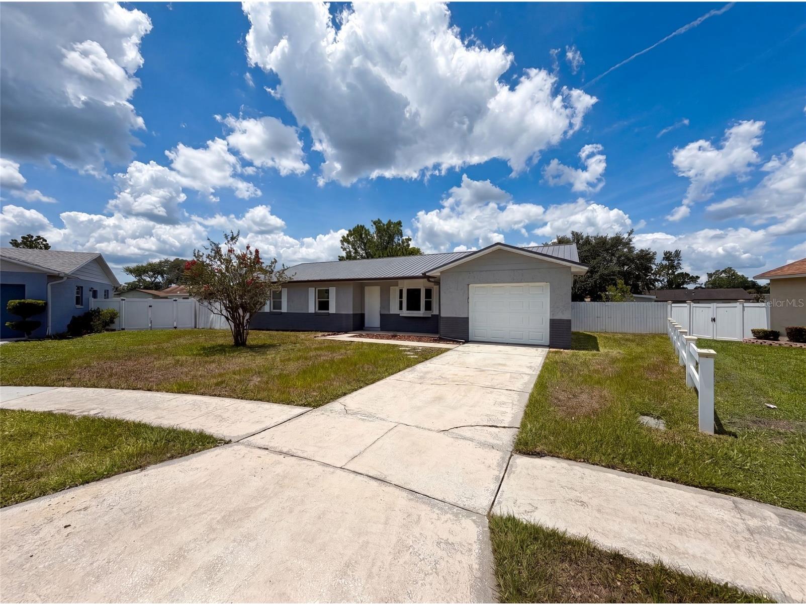 2922 Xavier Court Orlando FL 32826 O6418598 image1