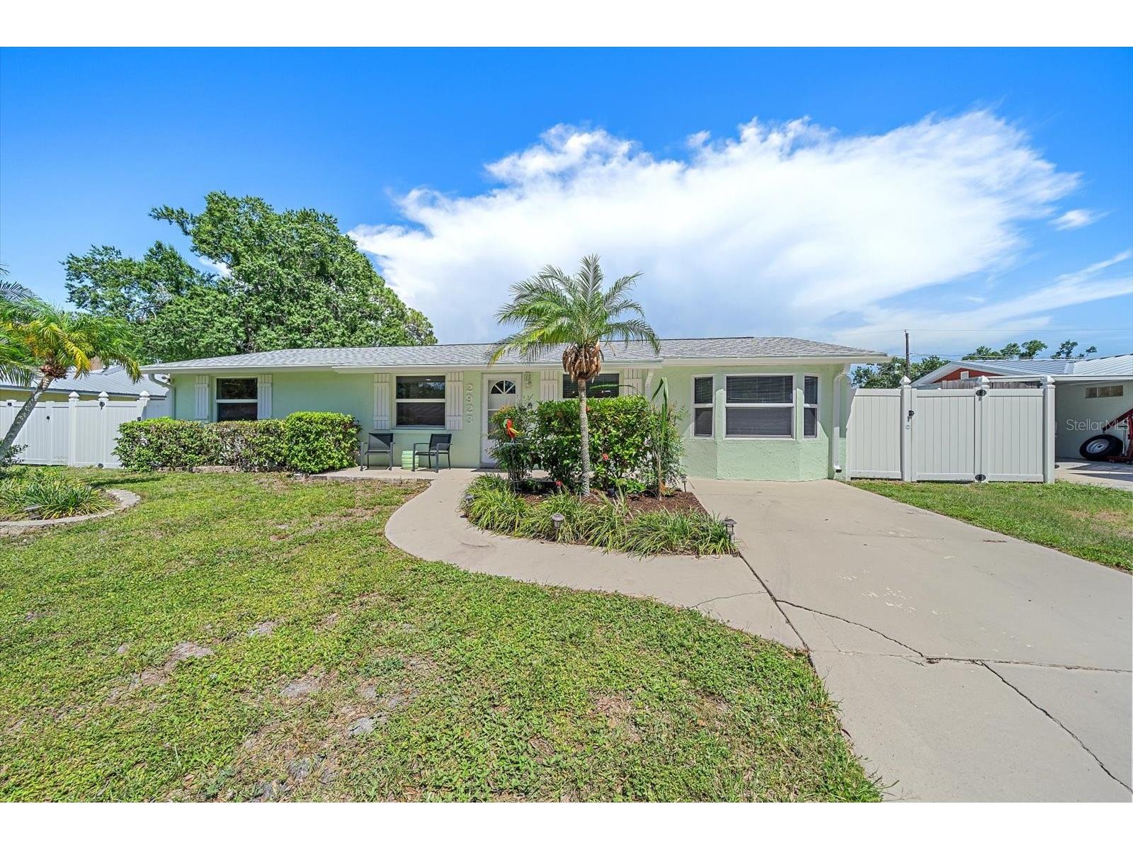 2923 Linwood Drive Sarasota FL 34232 A4698049 image1