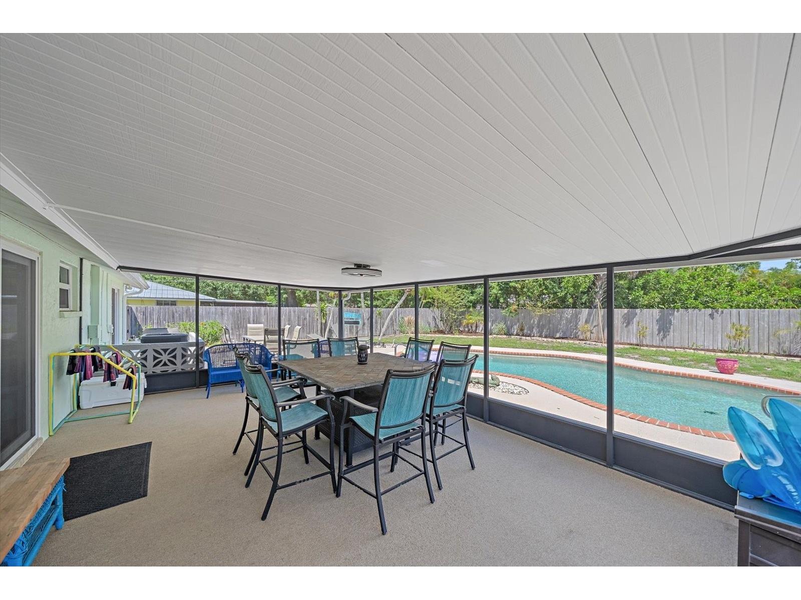 2923 Linwood Drive Sarasota FL 34232 A4698049 image16