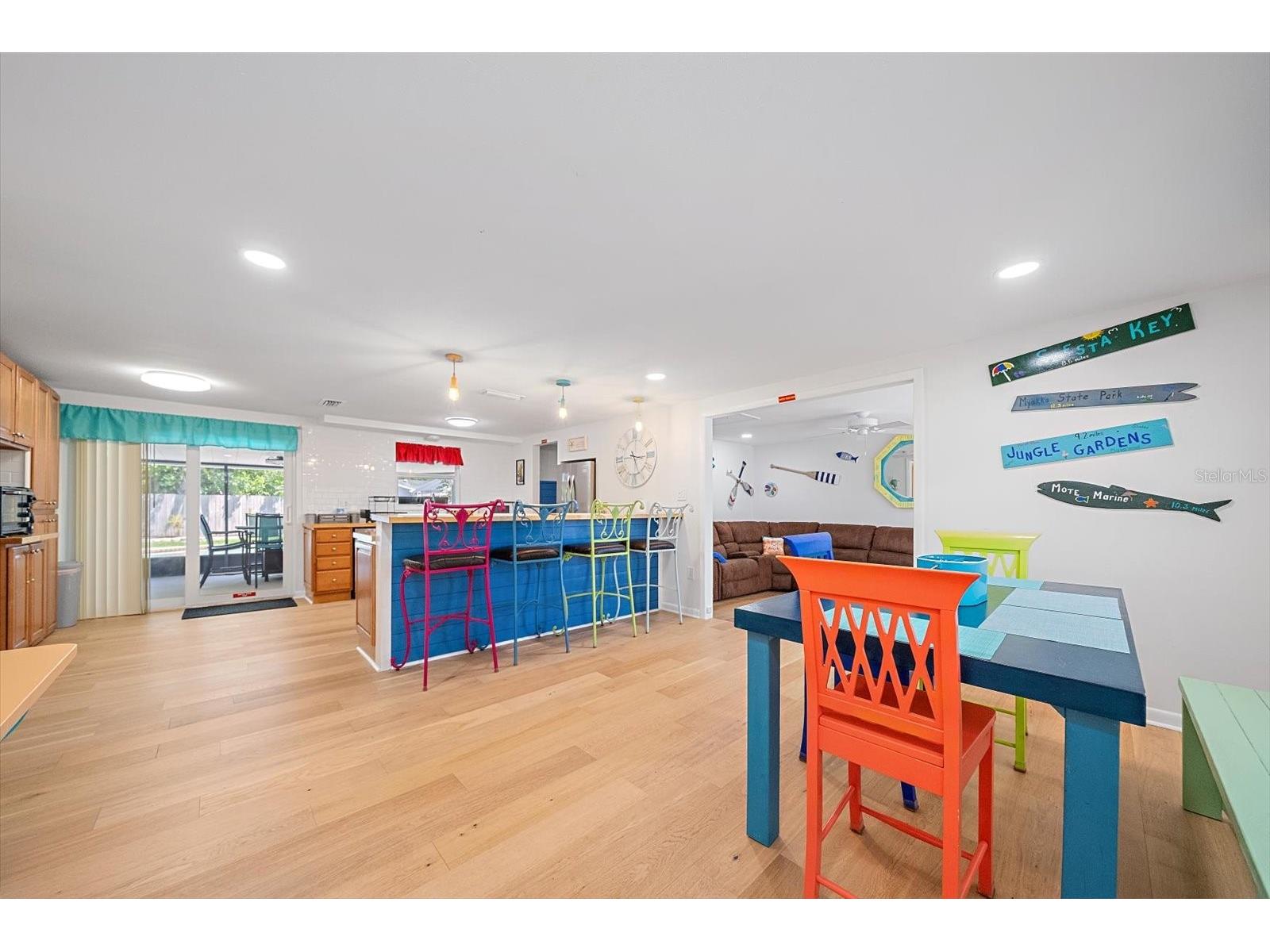 2923 Linwood Drive Sarasota FL 34232 A4698049 image2