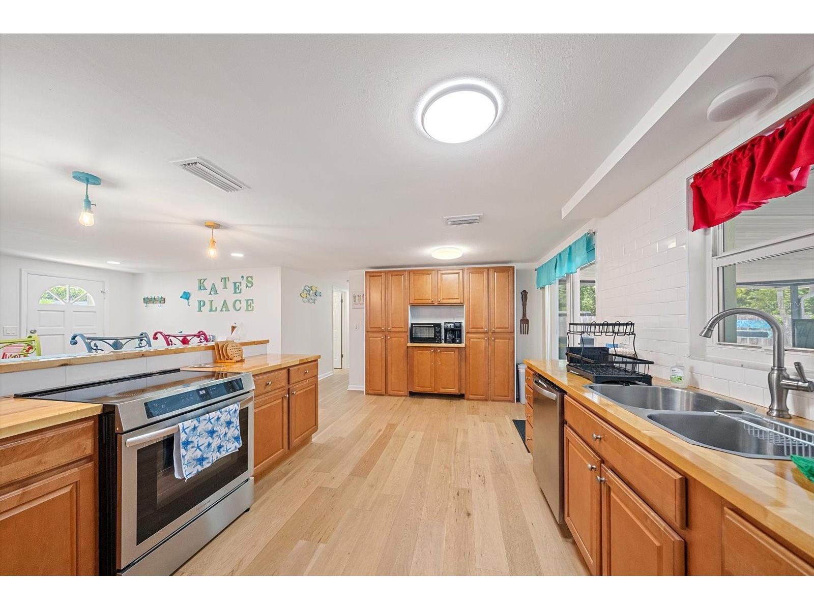 2923 Linwood Drive Sarasota FL 34232 A4698049 image3