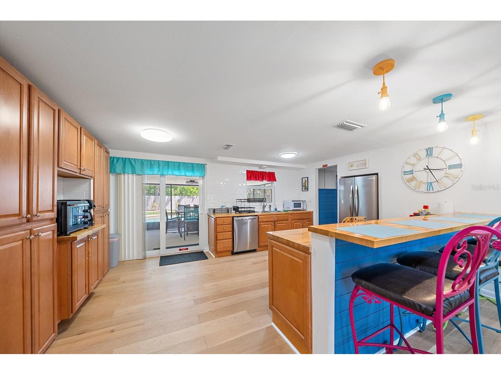 2923 Linwood Drive Sarasota FL 34232 A4698049 image5