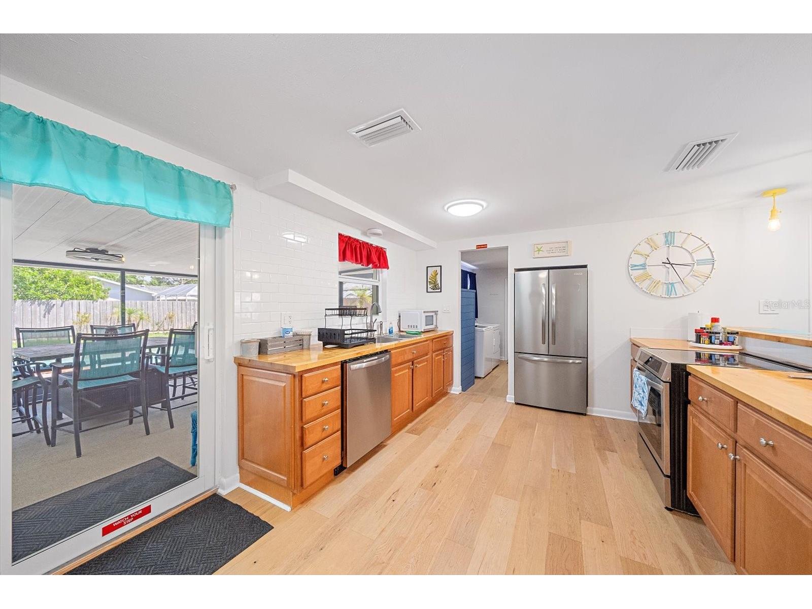 2923 Linwood Drive Sarasota FL 34232 A4698049 image6