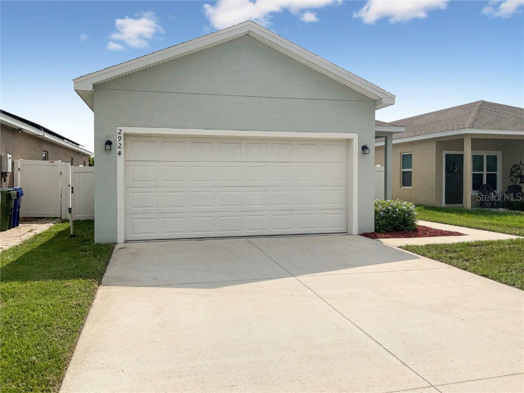 2924 Whispering Trails Drive Winter Haven FL 33884 O6137216 image1