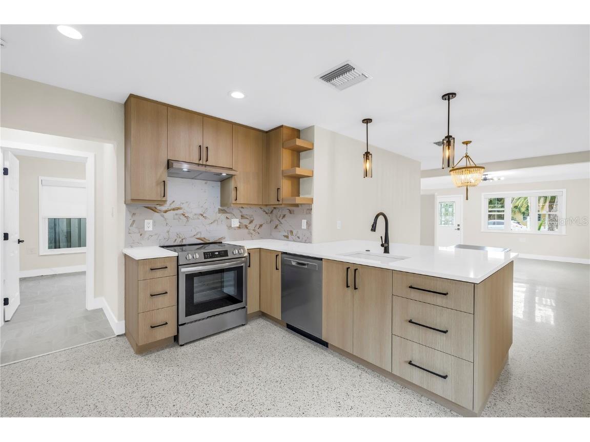 2926 57th Street S Gulfport FL 33707 TB8421957 image4