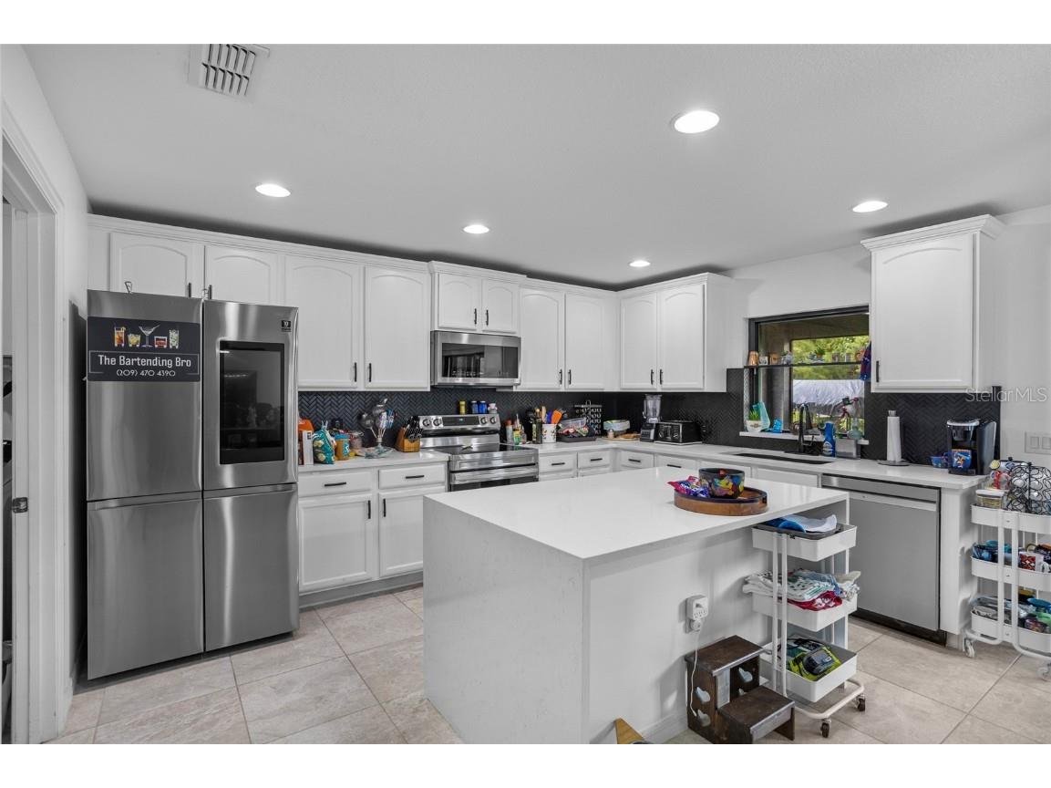 2926 Boating Boulevard Kissimmee FL 34746 - LAKE TOHO S5132238 image3