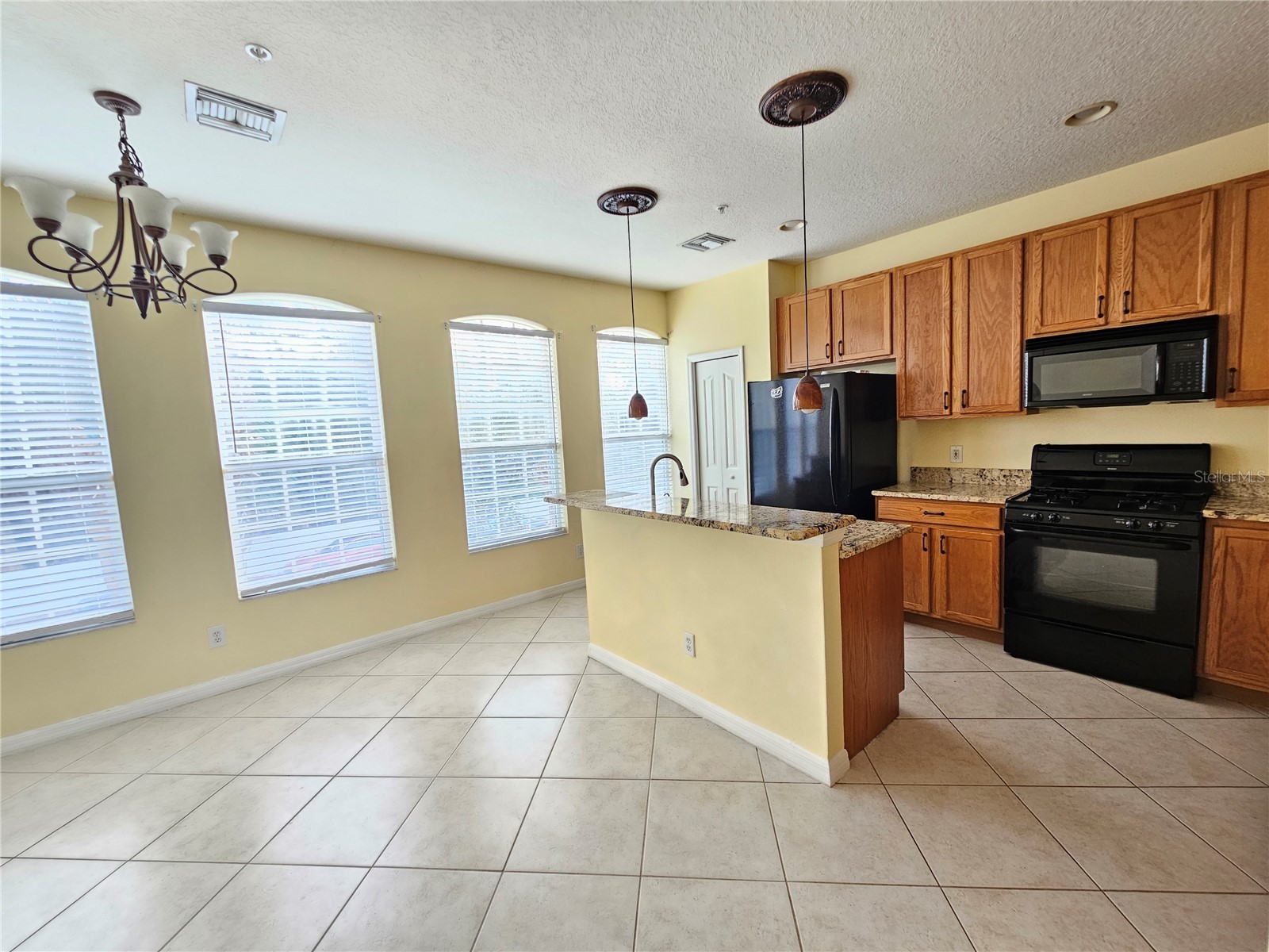 2927 Pointeview Drive Tampa FL 33611 TB8511073 image2