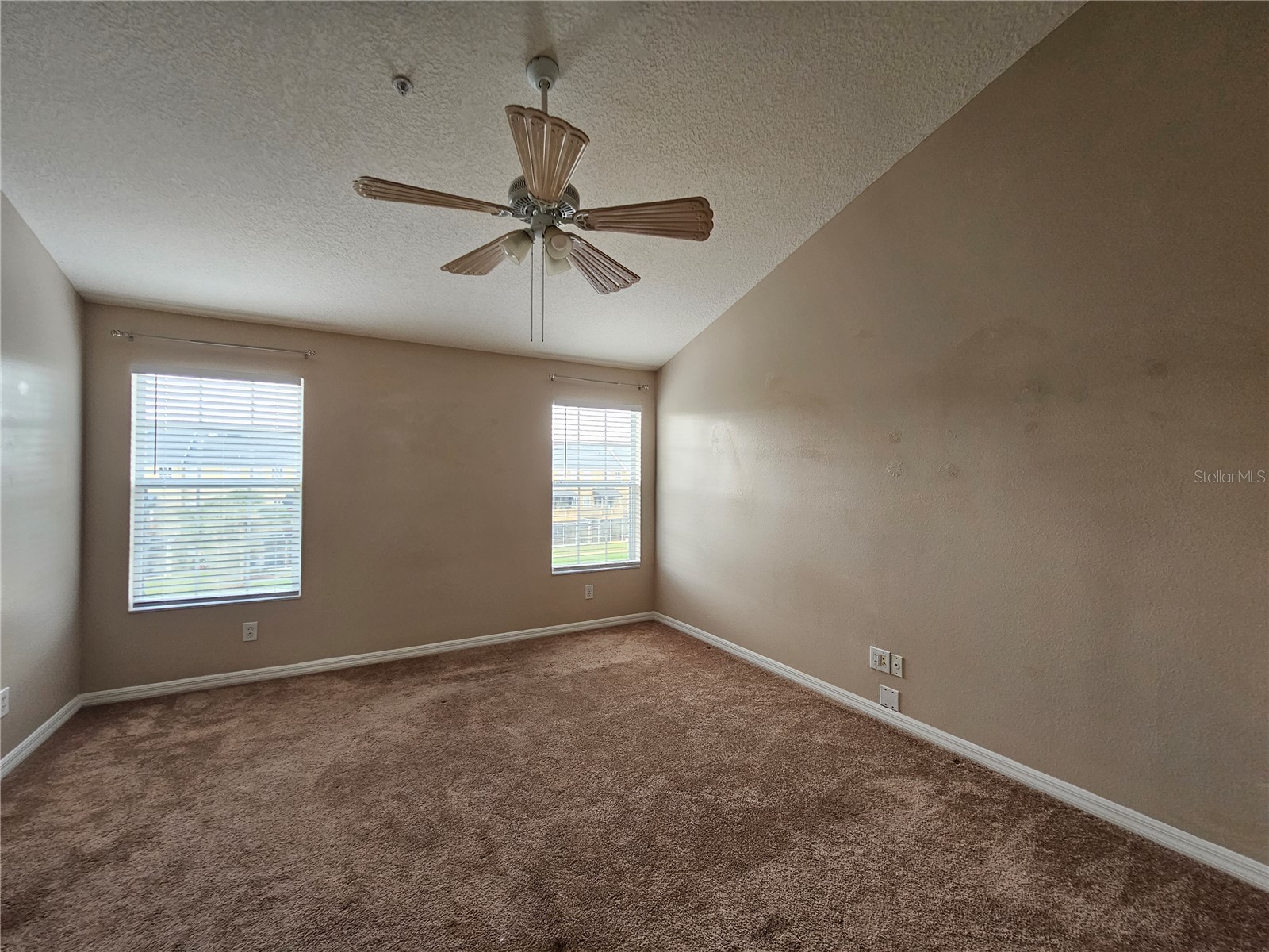 2927 Pointeview Drive Tampa FL 33611 TB8511073 image9