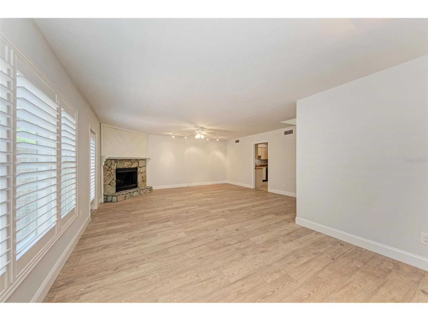 2927 W Gandy Boulevard Tampa FL 33611 - HAWTHORNE POND TB8424876 image16