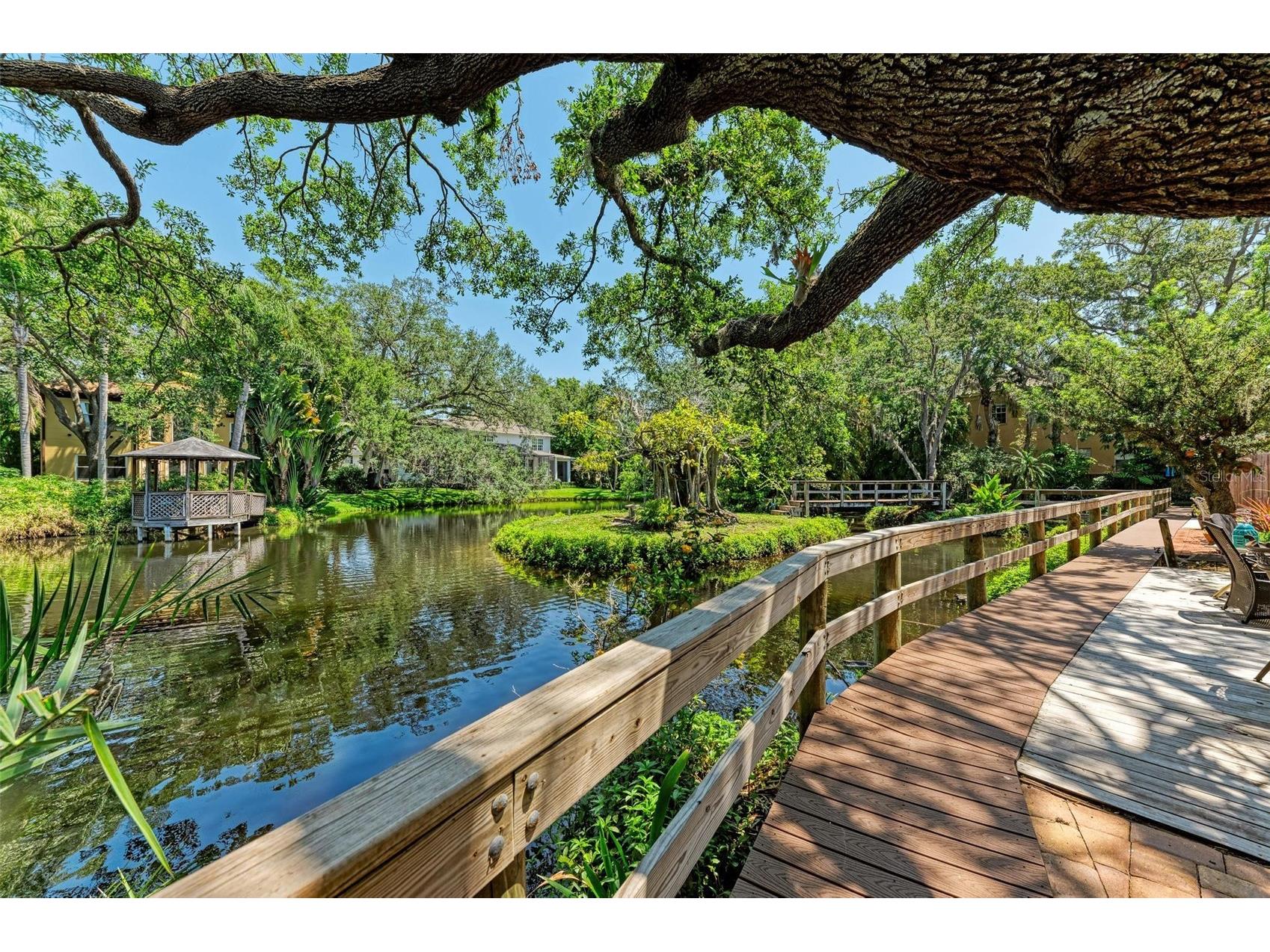 2927 W Gandy Boulevard Tampa FL 33611 - HAWTHORNE POND TB8424876 image18