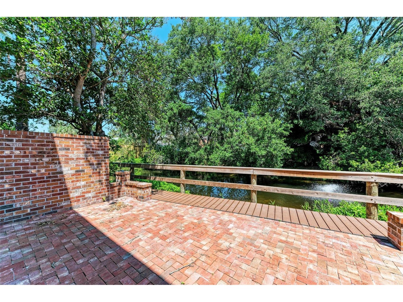 2927 W Gandy Boulevard Tampa FL 33611 - HAWTHORNE POND TB8424876 image20