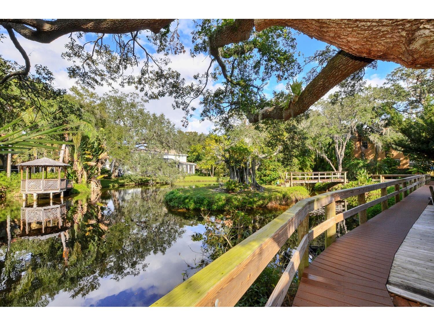 2927 W Gandy Boulevard Tampa FL 33611 - HAWTHORNE POND TB8424876 image21