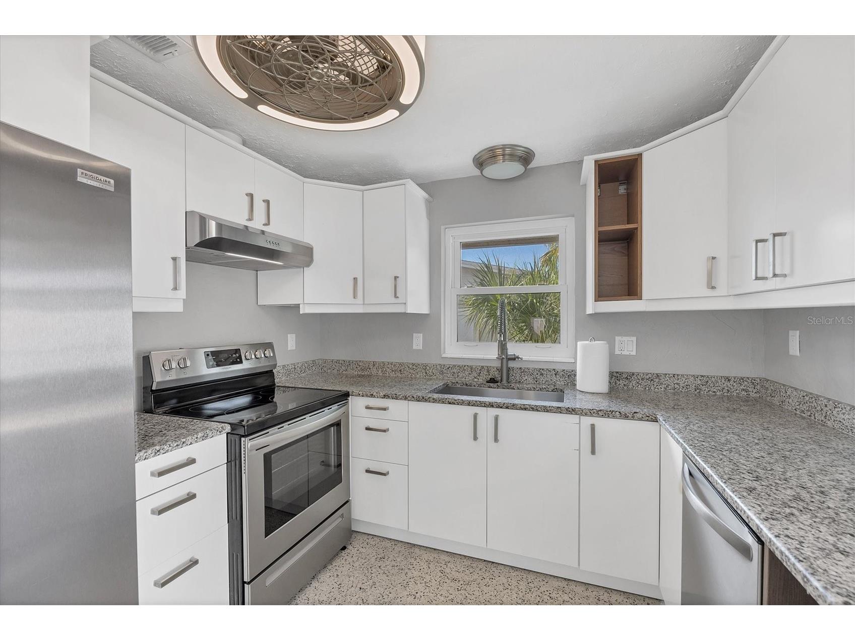2927 Webber Street Sarasota FL 34239 A4678196 image10
