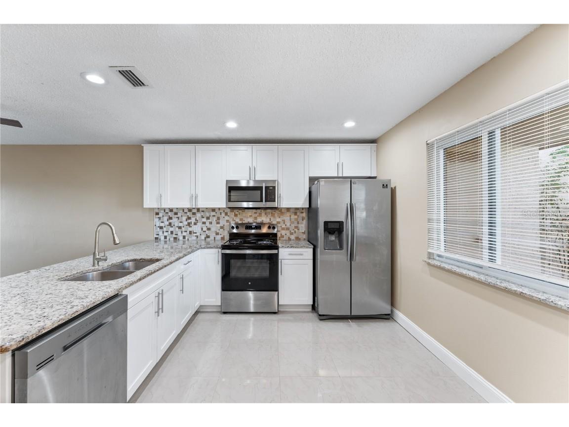 2928 Bancroft Circle E #E Palm Harbor FL 34683 TB8447310 image6