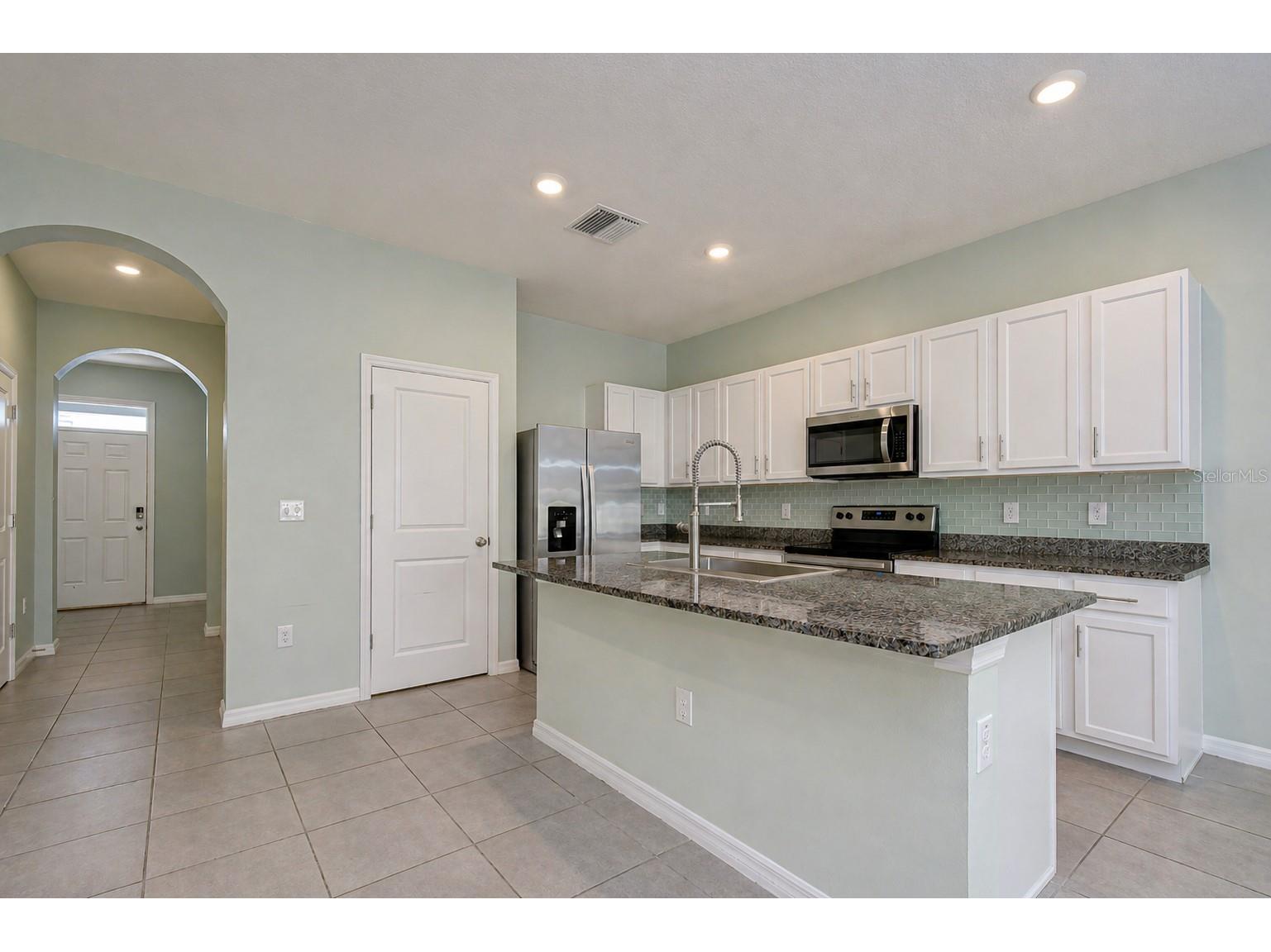 2928 Beluga Bay Drive Odessa FL 33556 TB8498949 image4