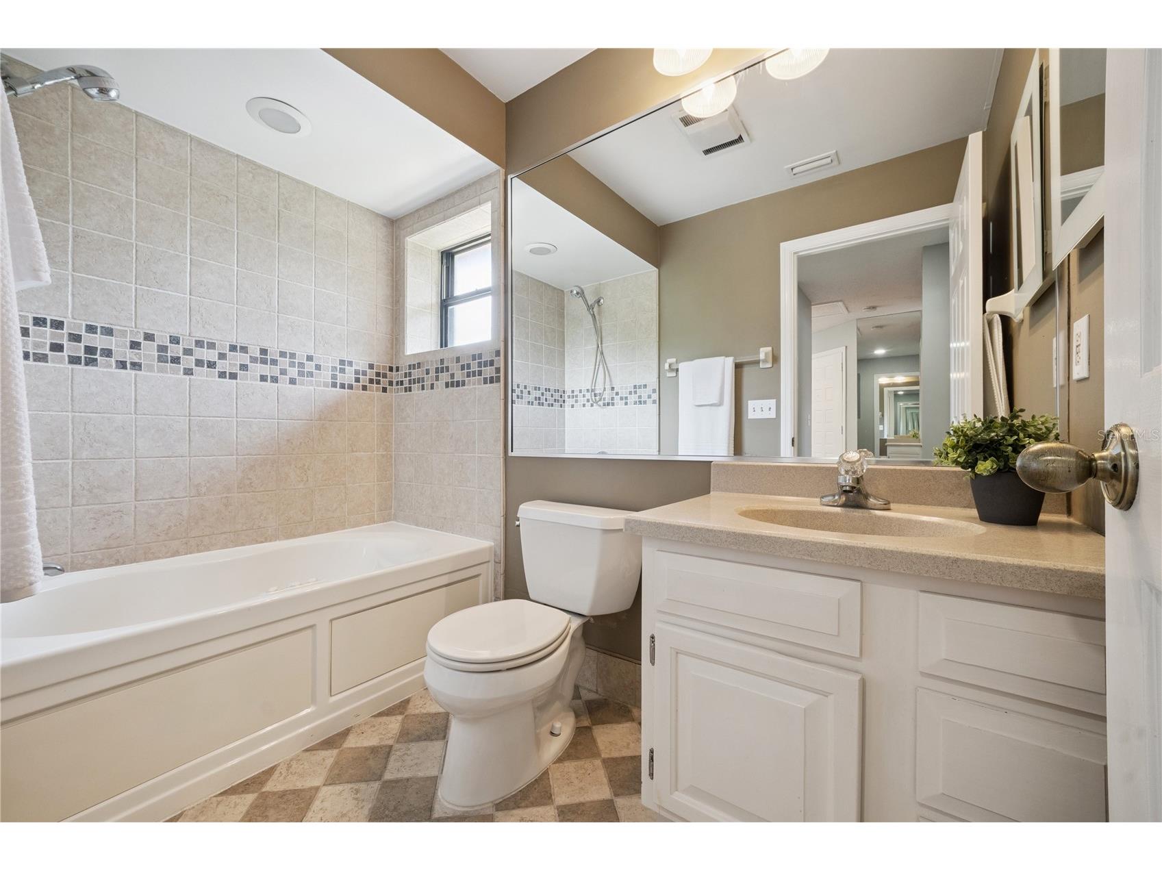 2928 Lake Pineloch Boulevard #17-26 Orlando FL 32806 - LAKE PINELOCH O6407045 image31
