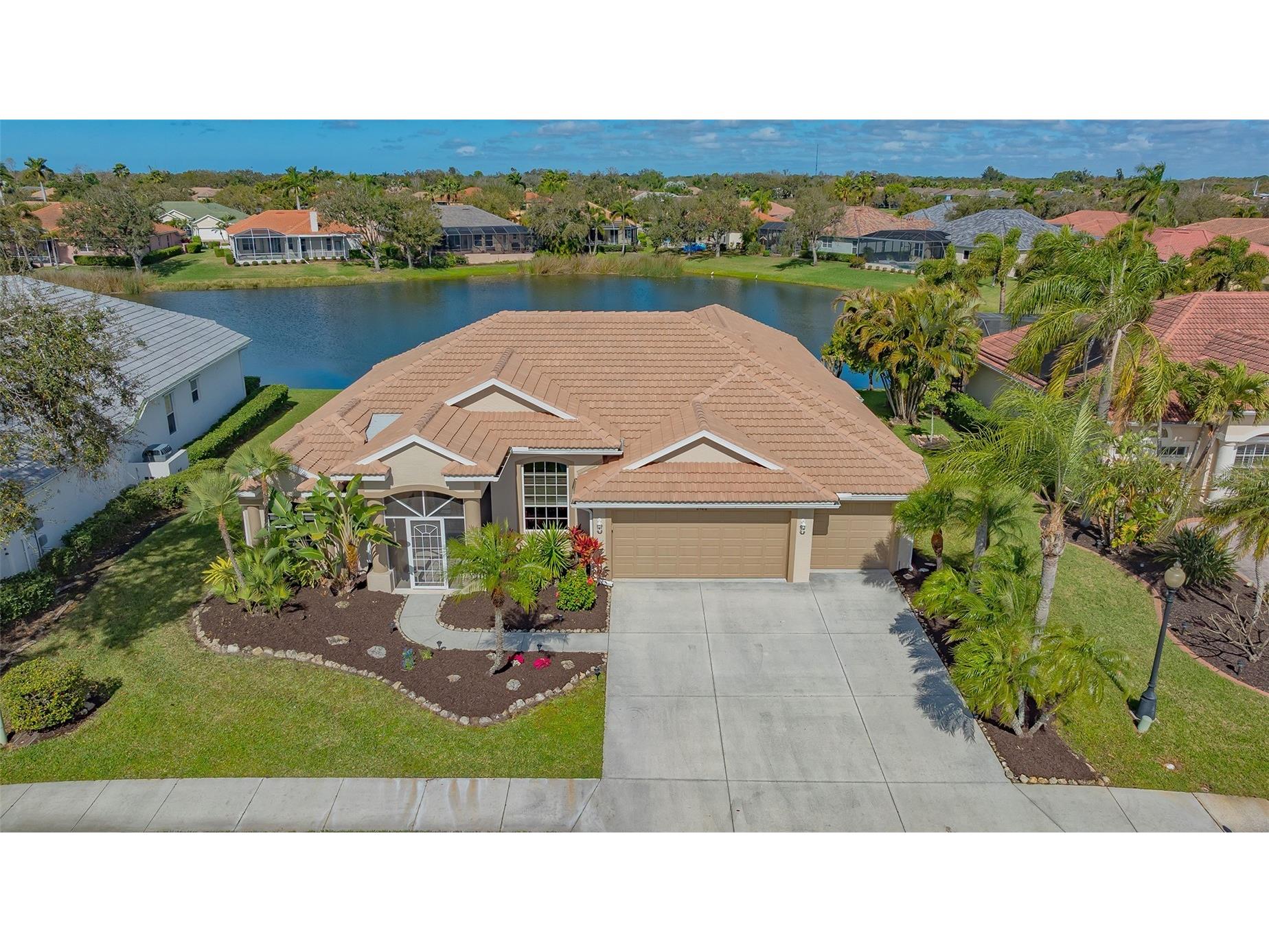 2928 Seasons Boulevard Sarasota FL 34240 A4683993 image1