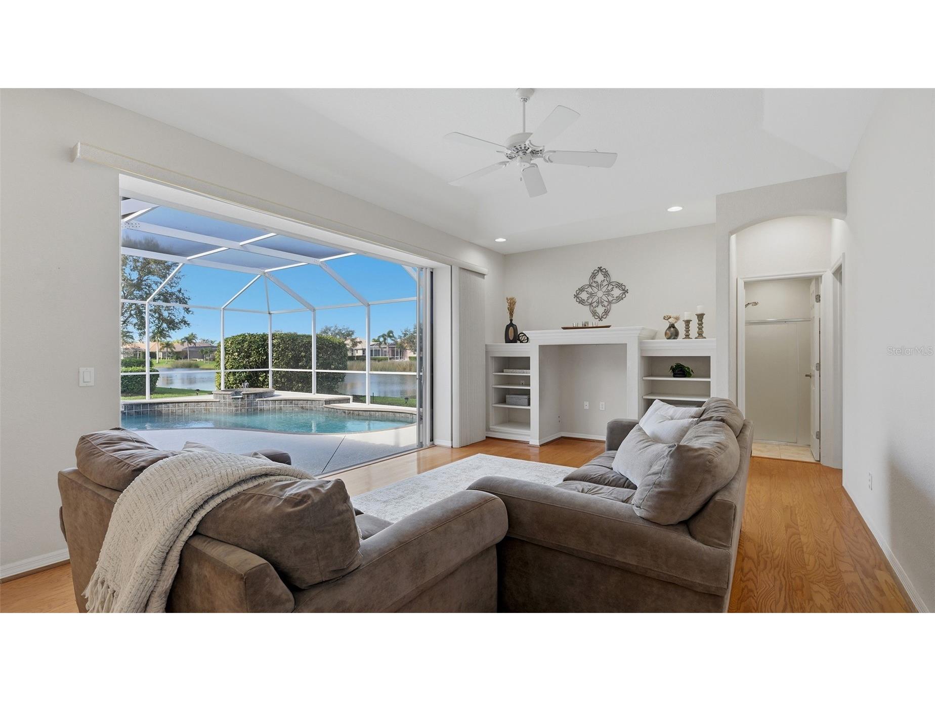 2928 Seasons Boulevard Sarasota FL 34240 A4683993 image14