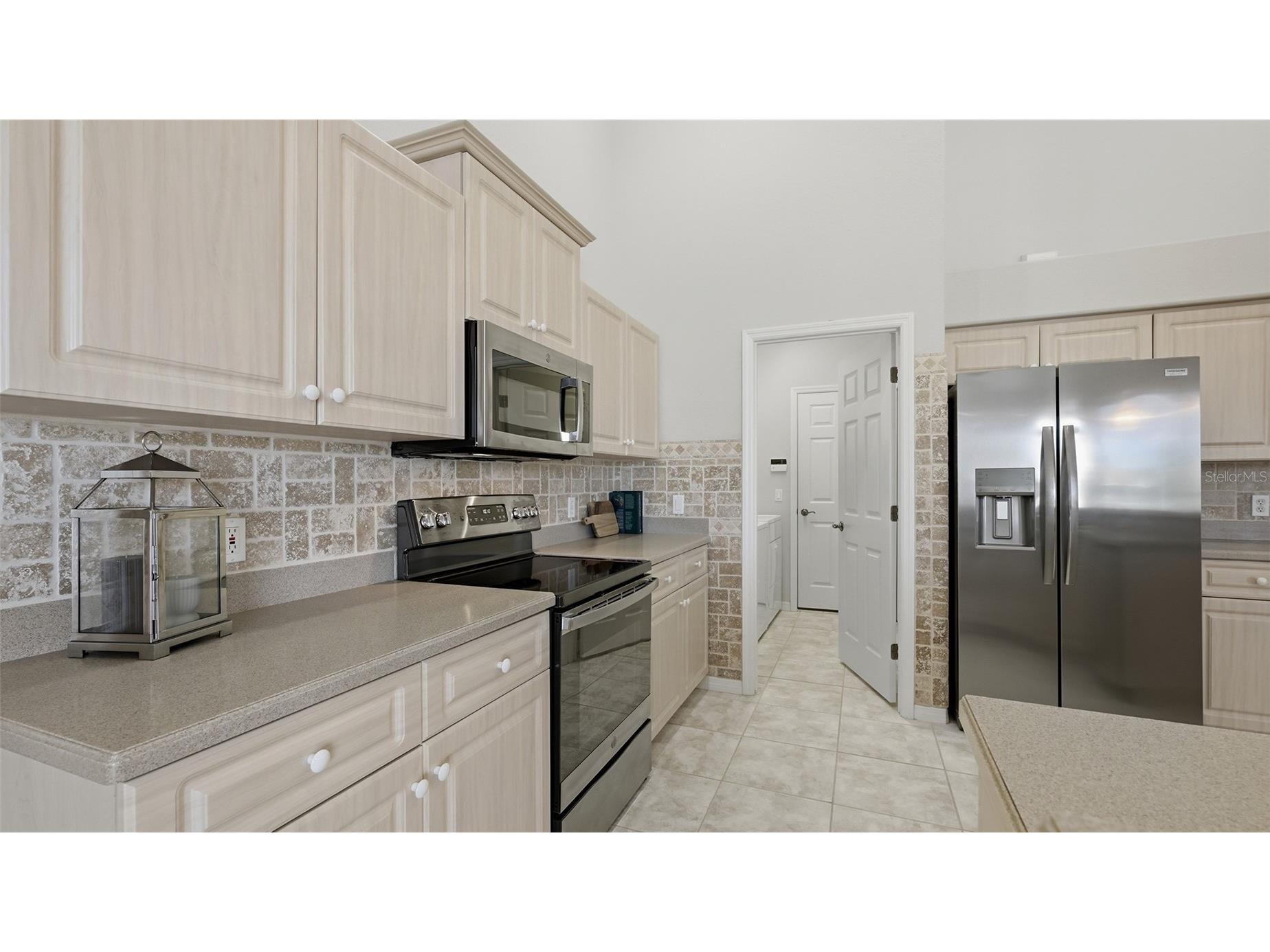 2928 Seasons Boulevard Sarasota FL 34240 A4683993 image18