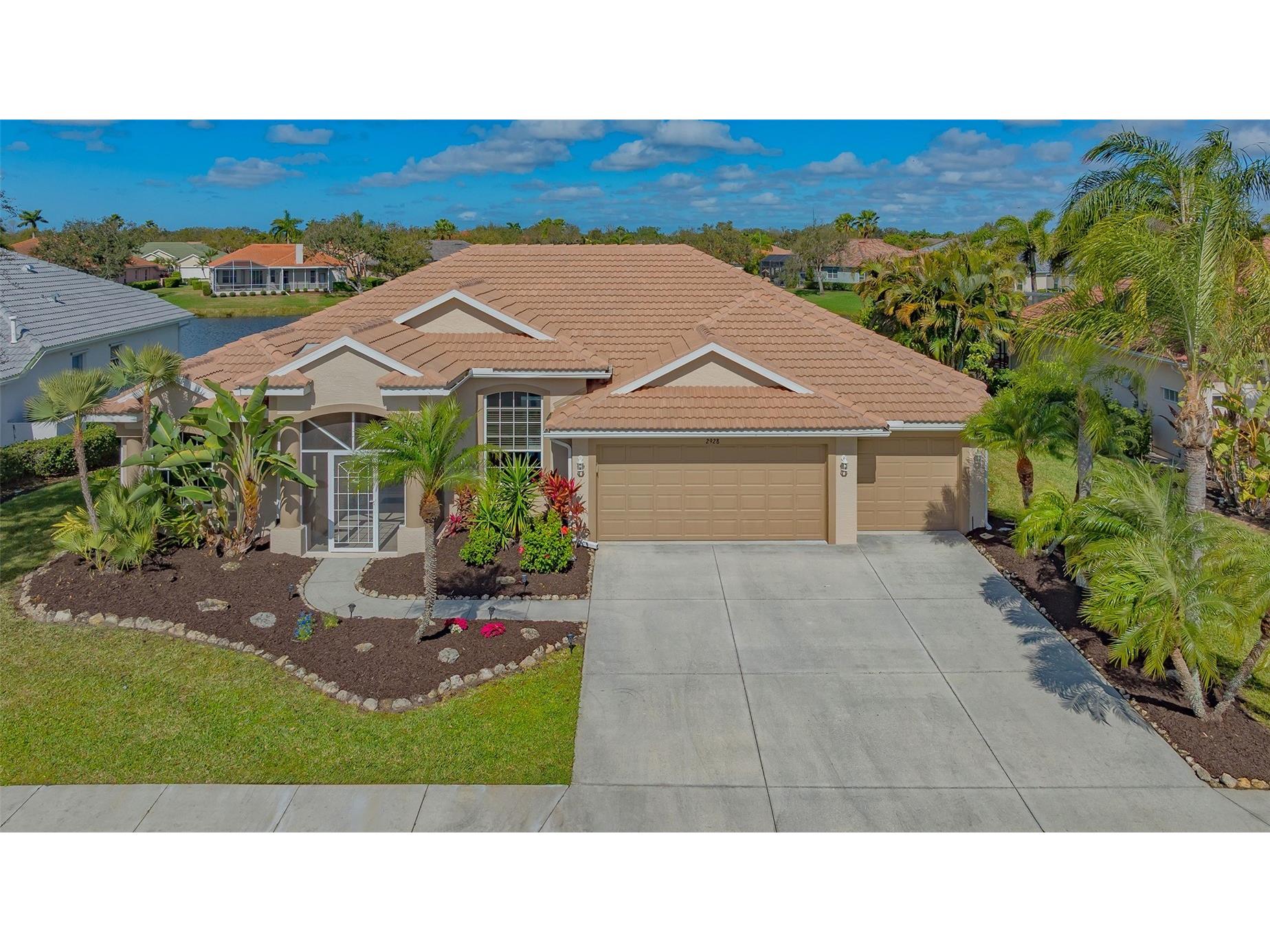 2928 Seasons Boulevard Sarasota FL 34240 A4683993 image2