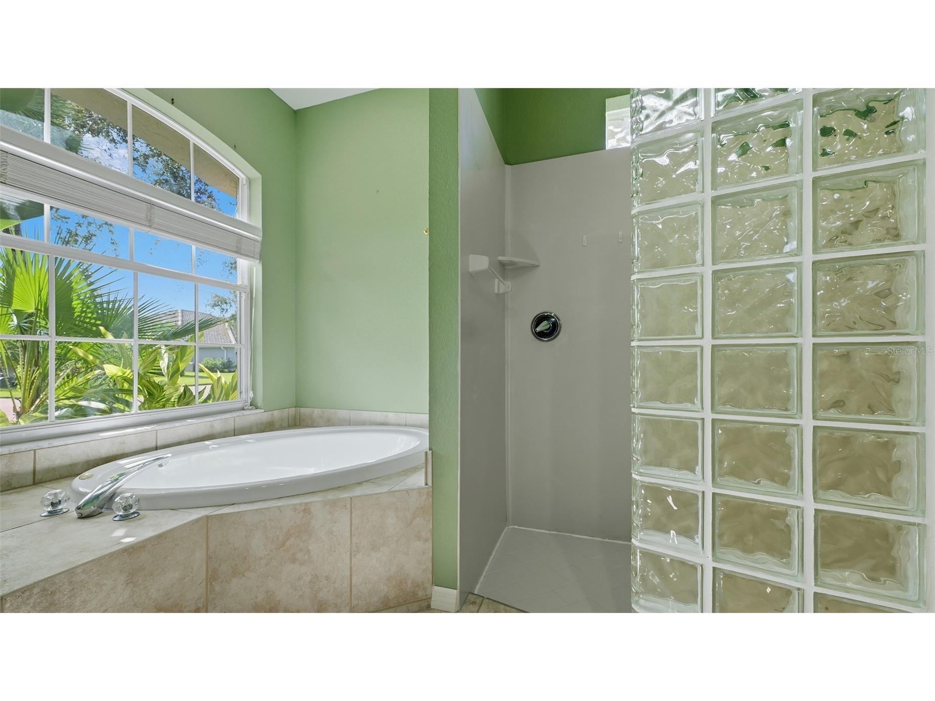 2928 Seasons Boulevard Sarasota FL 34240 A4683993 image26