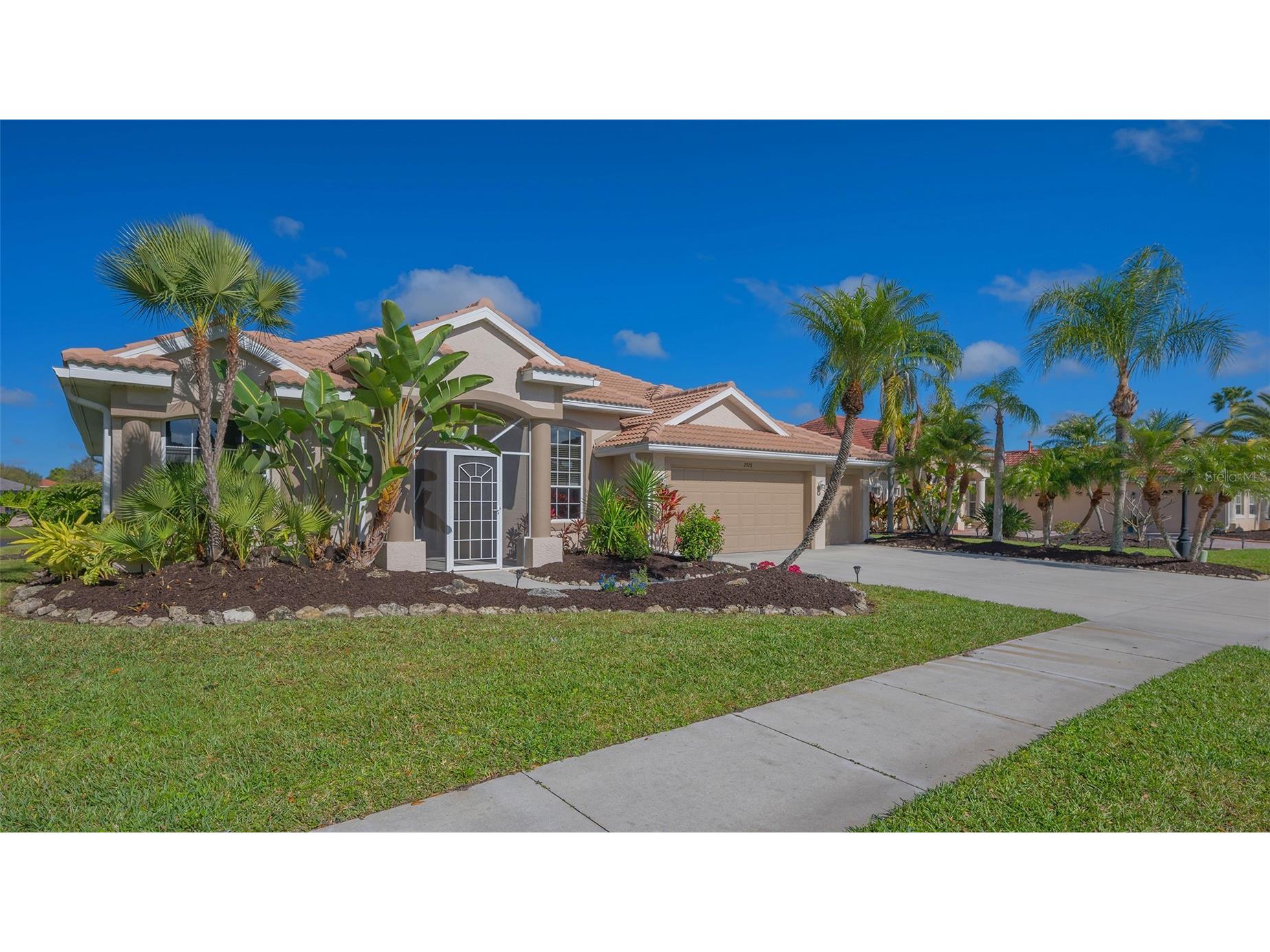 2928 Seasons Boulevard Sarasota FL 34240 A4683993 image3