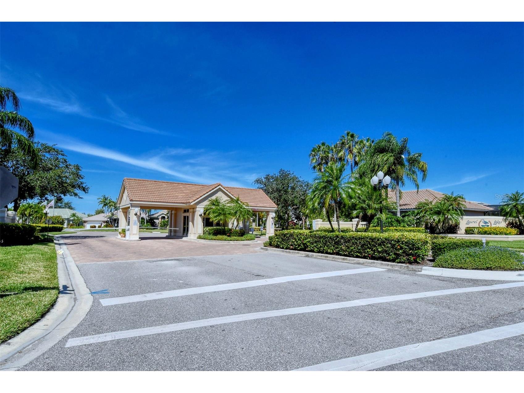 2928 Seasons Boulevard Sarasota FL 34240 A4683993 image52