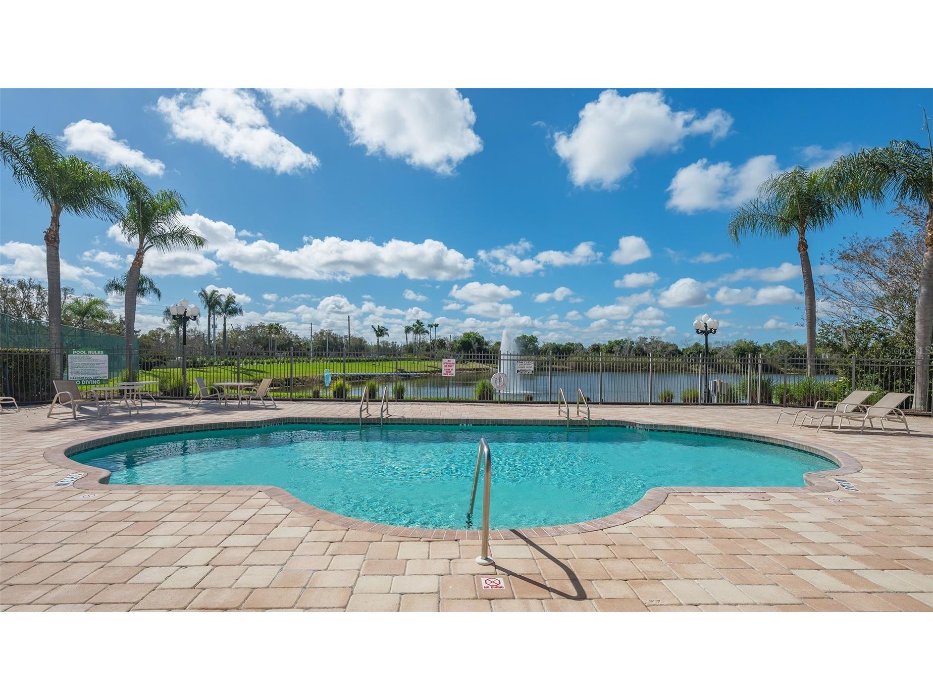 2928 Seasons Boulevard Sarasota FL 34240 A4683993 image57